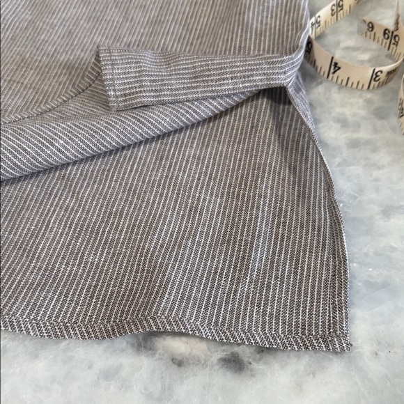 Anne Klein Gray Striped Sleeveless Blouse - Picture 6 of 7